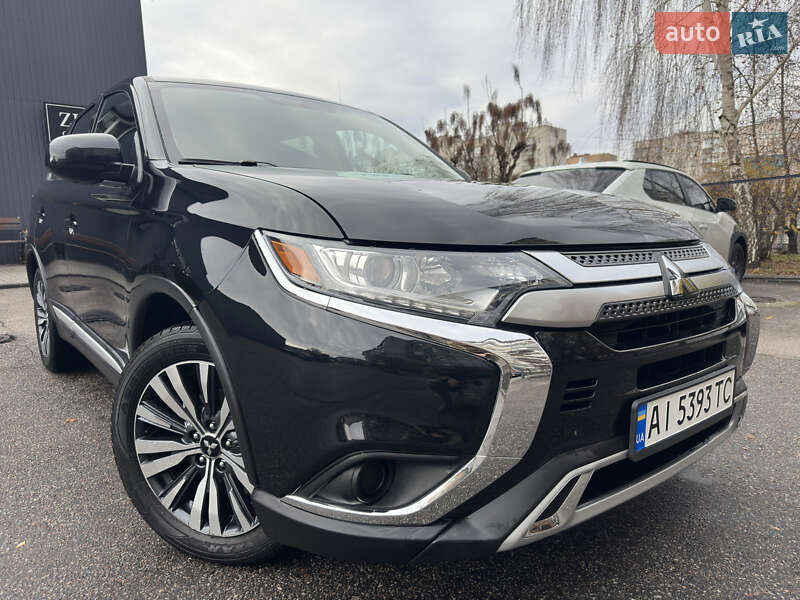 Mitsubishi Outlander 2020