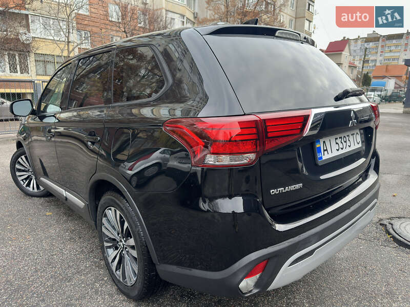 Позашляховик / Кросовер Mitsubishi Outlander 2020 в Білій Церкві