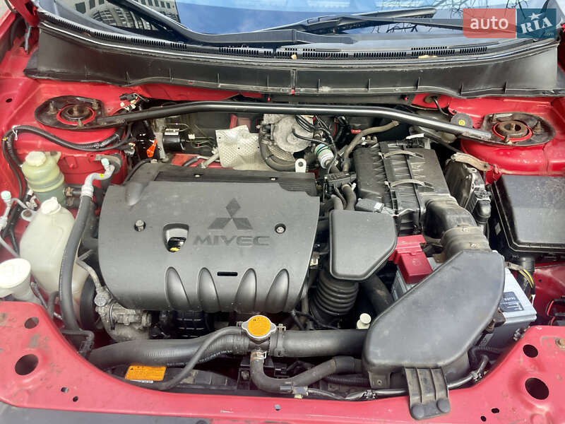 Внедорожник / Кроссовер Mitsubishi Outlander 2008 в Киеве