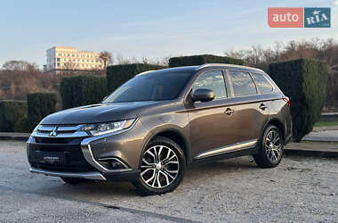 Позашляховик / Кросовер Mitsubishi Outlander 2017 в Дніпрі