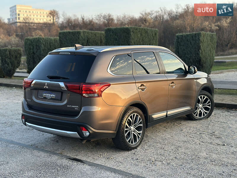 Позашляховик / Кросовер Mitsubishi Outlander 2017 в Дніпрі фото 8 Позашляховик / Кросовер Mitsubishi Outlander 2017 в Дніпрі