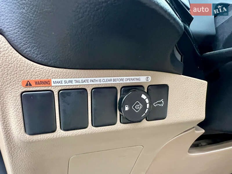 Внедорожник / Кроссовер Mitsubishi Outlander 2018 в Киеве