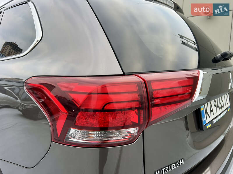 Внедорожник / Кроссовер Mitsubishi Outlander 2018 в Киеве