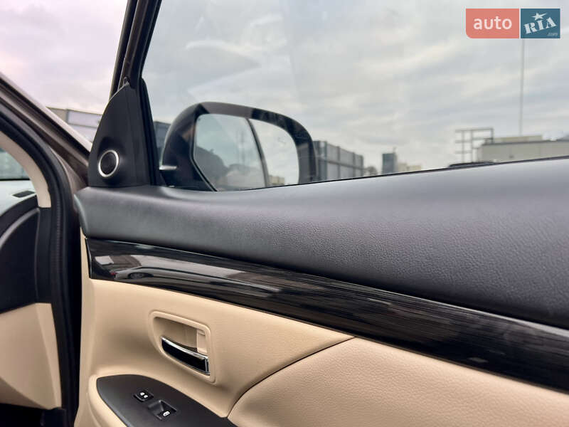 Внедорожник / Кроссовер Mitsubishi Outlander 2018 в Киеве