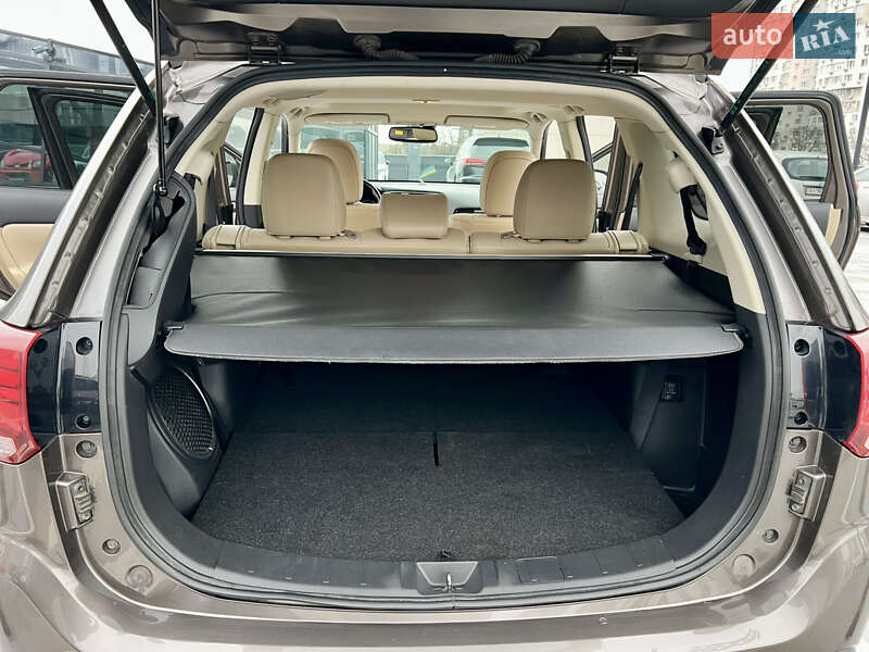 Внедорожник / Кроссовер Mitsubishi Outlander 2018 в Киеве