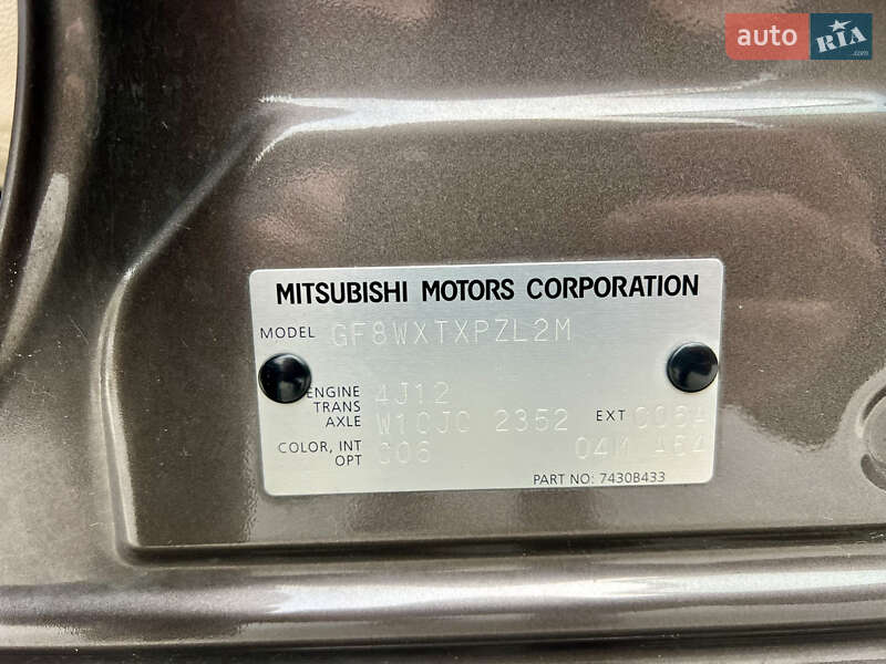 Внедорожник / Кроссовер Mitsubishi Outlander 2018 в Киеве