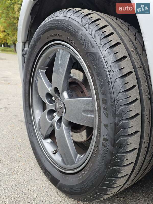 Позашляховик / Кросовер Mitsubishi Outlander 2008 в Києві