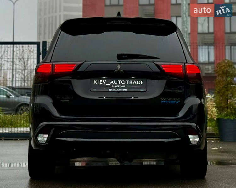 Внедорожник / Кроссовер Mitsubishi Outlander 2018 в Киеве