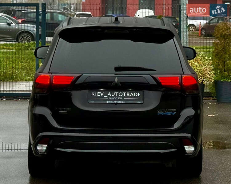 Внедорожник / Кроссовер Mitsubishi Outlander 2018 в Киеве