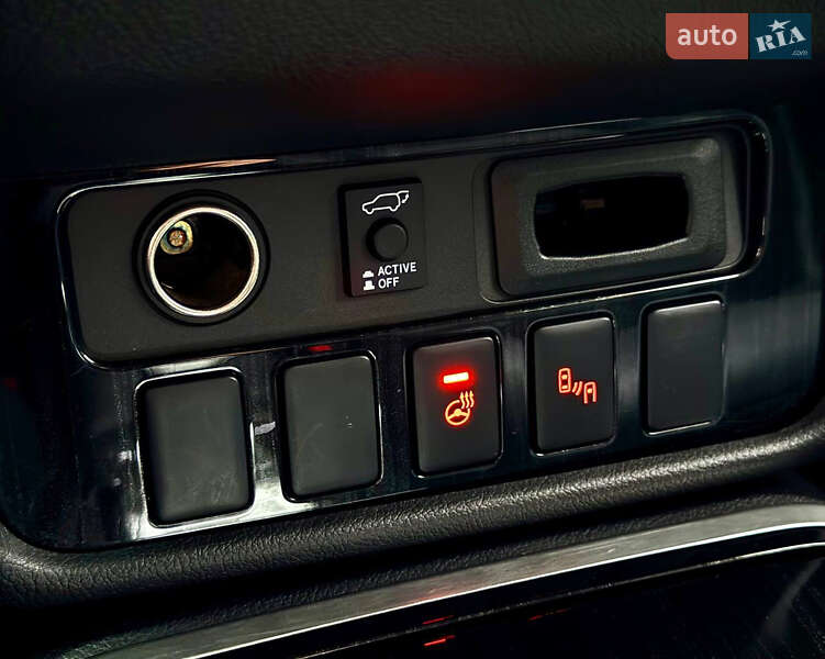 Внедорожник / Кроссовер Mitsubishi Outlander 2018 в Киеве