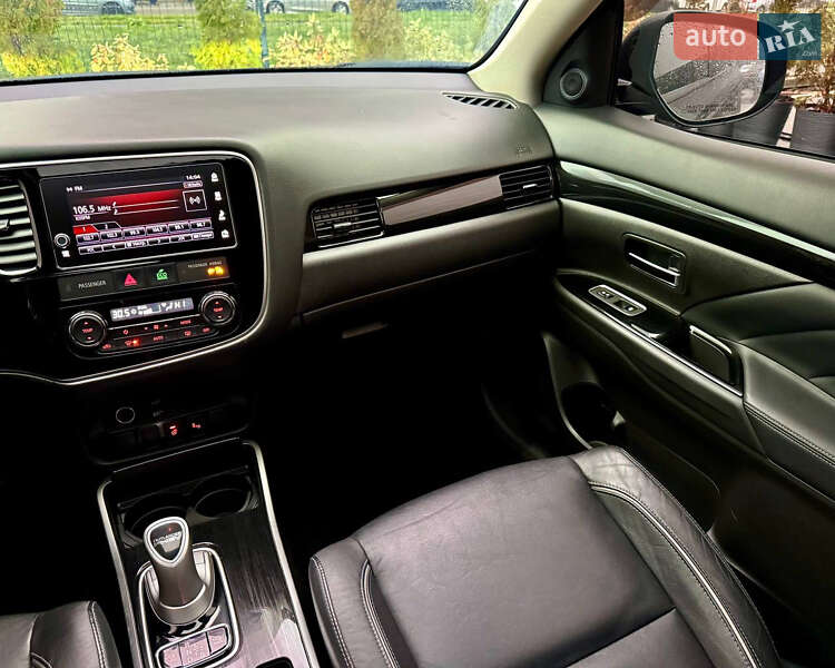 Внедорожник / Кроссовер Mitsubishi Outlander 2018 в Киеве