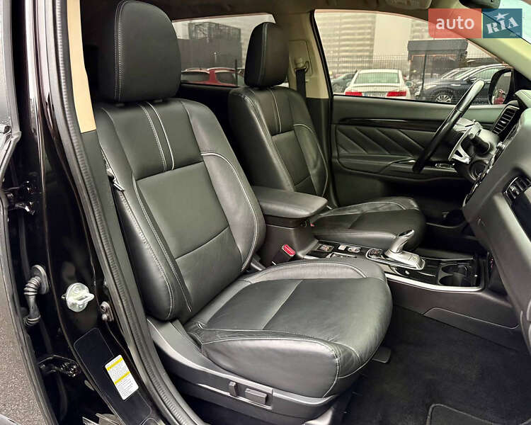 Внедорожник / Кроссовер Mitsubishi Outlander 2018 в Киеве