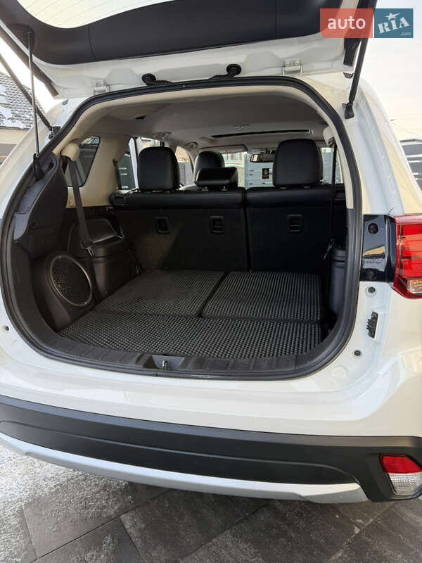 Позашляховик / Кросовер Mitsubishi Outlander 2018 в Новояворівську