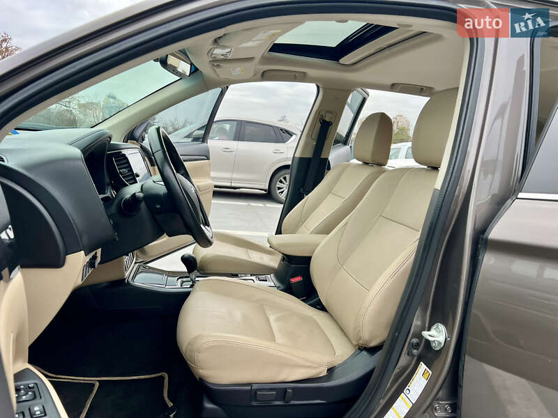 Внедорожник / Кроссовер Mitsubishi Outlander 2018 в Киеве