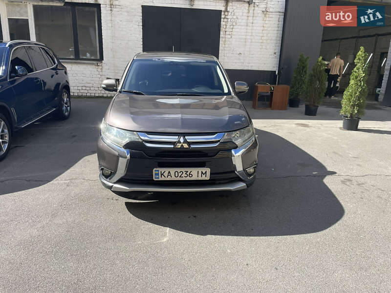 Mitsubishi Outlander 2016