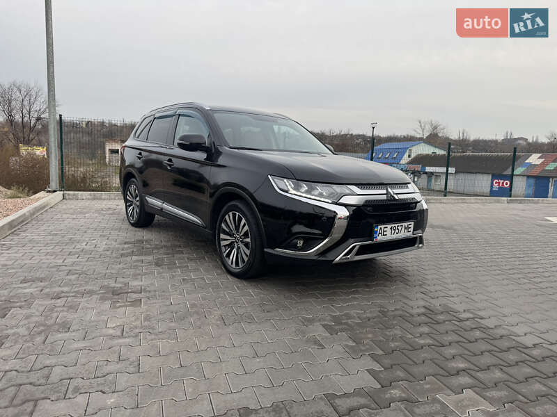 Внедорожник / Кроссовер Mitsubishi Outlander 2019 в Кривом Роге фото Внедорожник / Кроссовер Mitsubishi Outlander 2019 в Кривом Роге