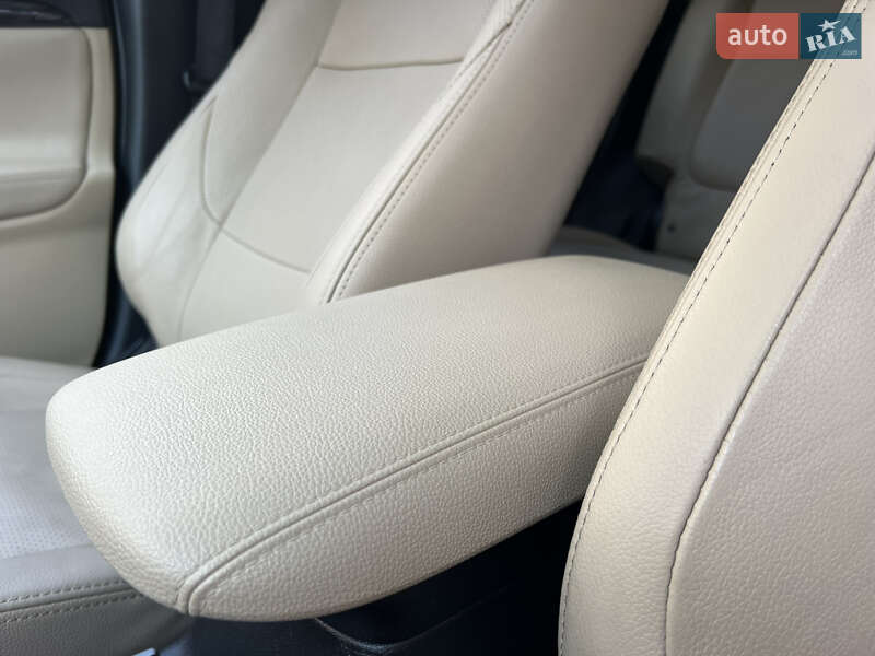 Внедорожник / Кроссовер Mitsubishi Outlander 2018 в Киеве