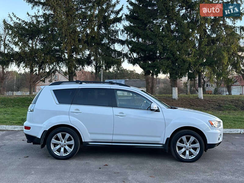 Внедорожник / Кроссовер Mitsubishi Outlander 2010 в Радивилове