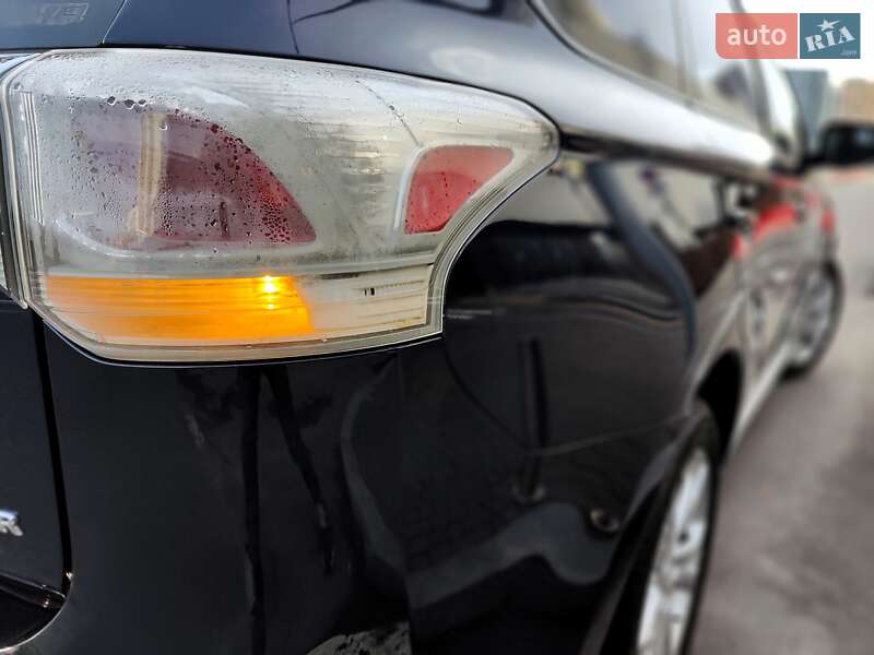 Внедорожник / Кроссовер Mitsubishi Outlander 2013 в Киеве