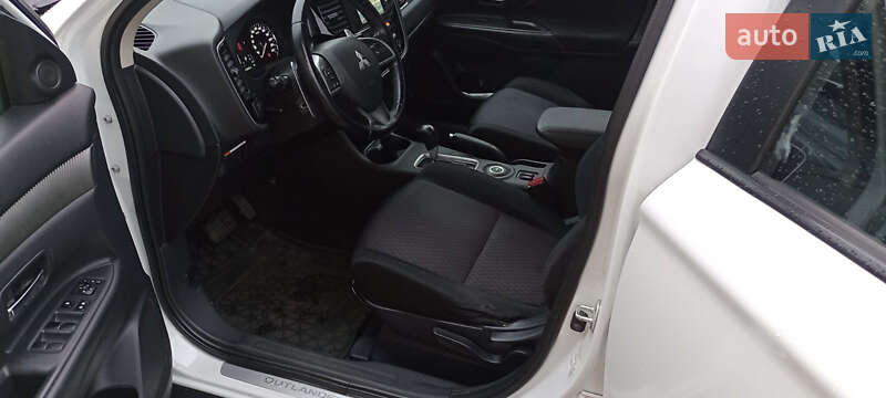 Внедорожник / Кроссовер Mitsubishi Outlander 2013 в Чернигове