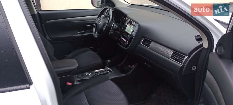 Внедорожник / Кроссовер Mitsubishi Outlander 2013 в Чернигове