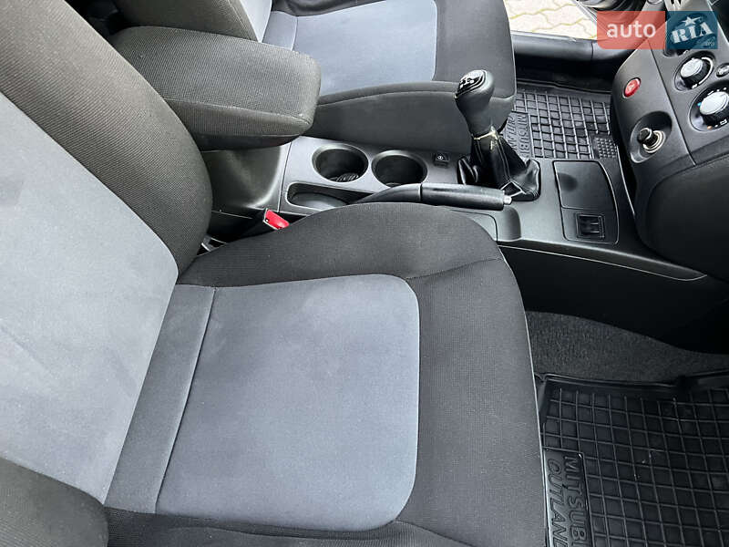 Позашляховик / Кросовер Mitsubishi Outlander 2007 в Могилів-Подільському