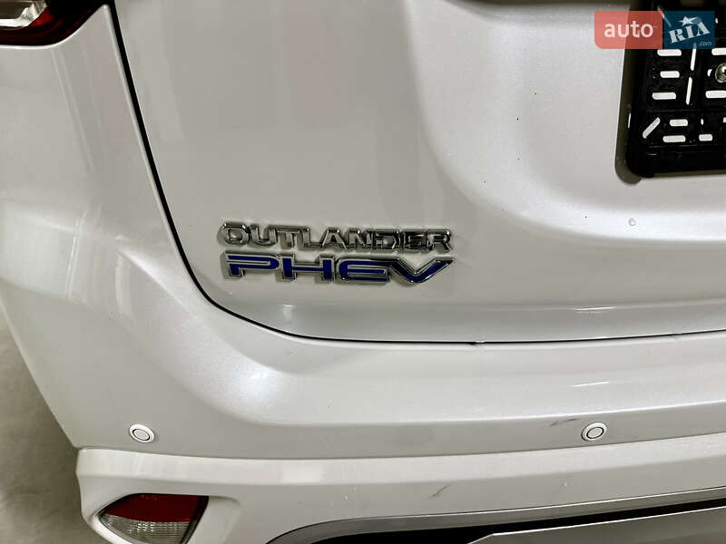 Внедорожник / Кроссовер Mitsubishi Outlander 2019 в Львове