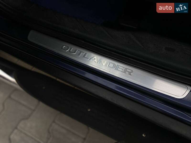 Внедорожник / Кроссовер Mitsubishi Outlander 2008 в Киеве