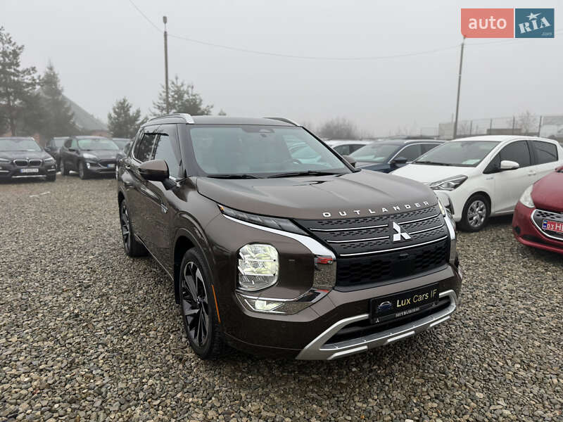 Внедорожник / Кроссовер Mitsubishi Outlander 2022 в Ивано-Франковске