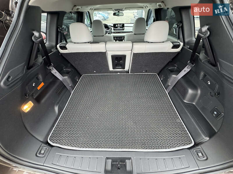 Внедорожник / Кроссовер Mitsubishi Outlander 2022 в Ивано-Франковске