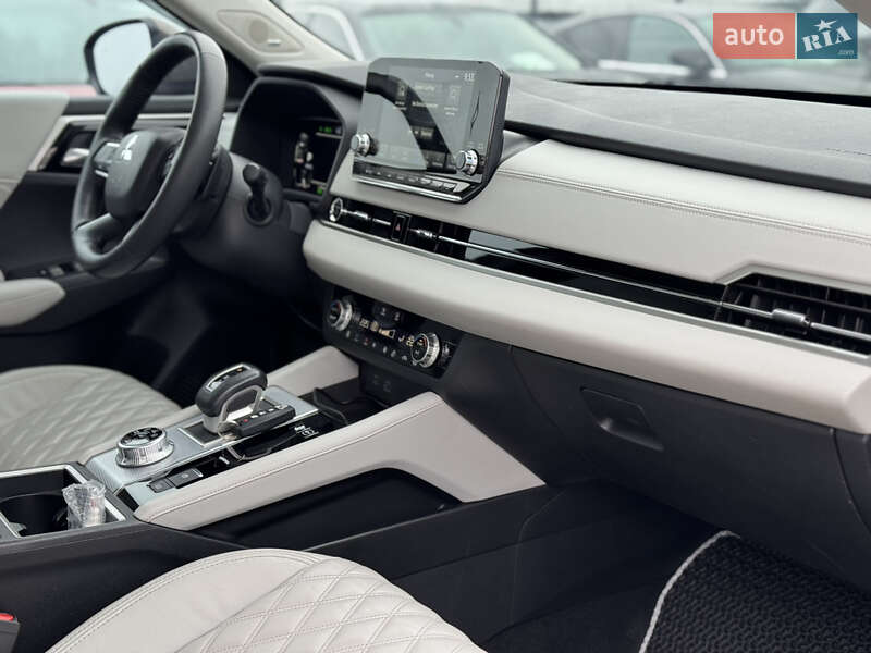 Внедорожник / Кроссовер Mitsubishi Outlander 2022 в Ивано-Франковске