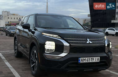 Позашляховик / Кросовер Mitsubishi Outlander 2022 в Житомирі