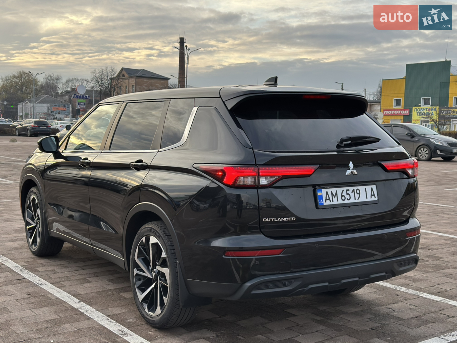 2022 Mitsubishi Outlander - мініатюра 10