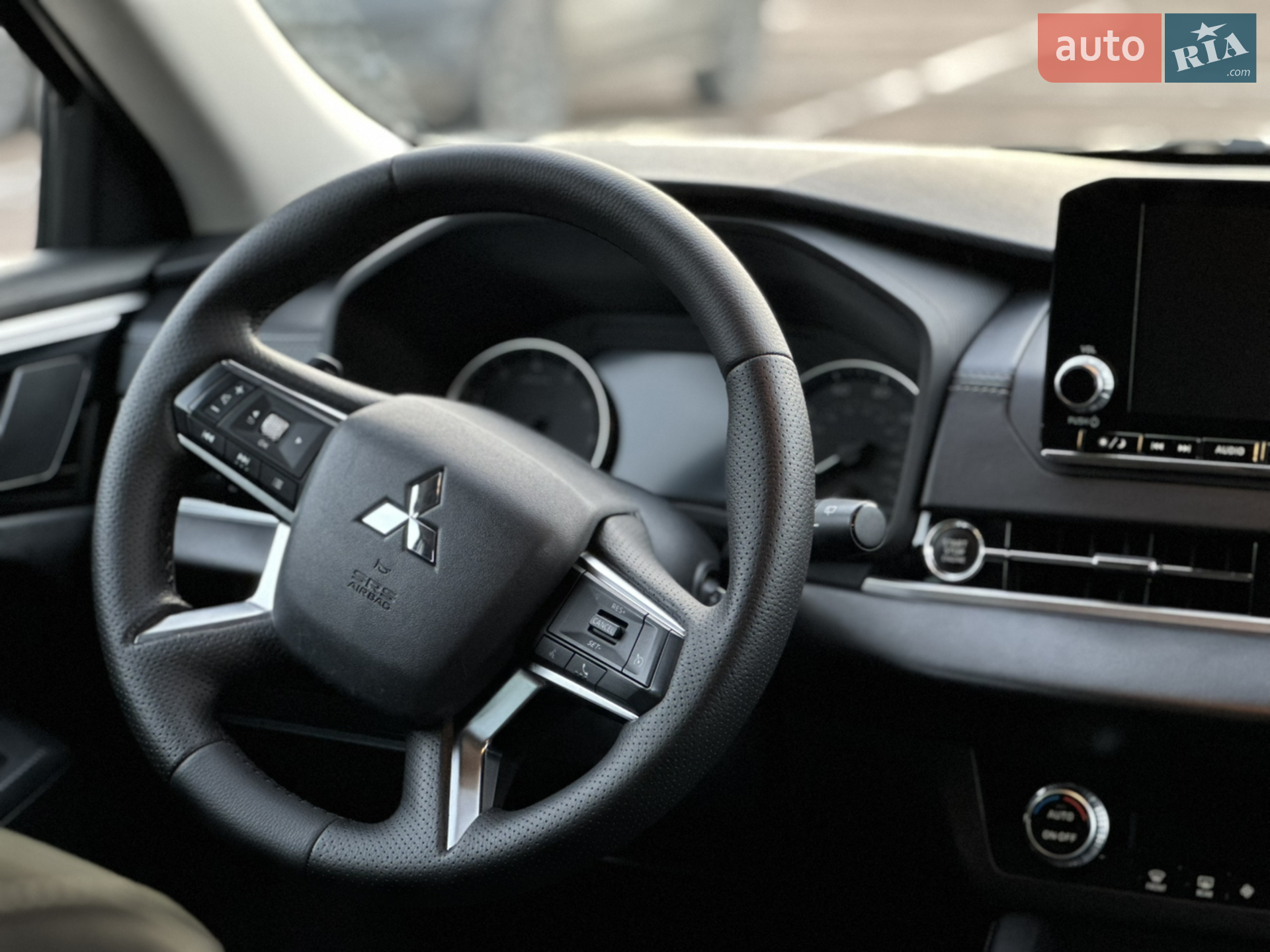 2022 Mitsubishi Outlander - мініатюра 27
