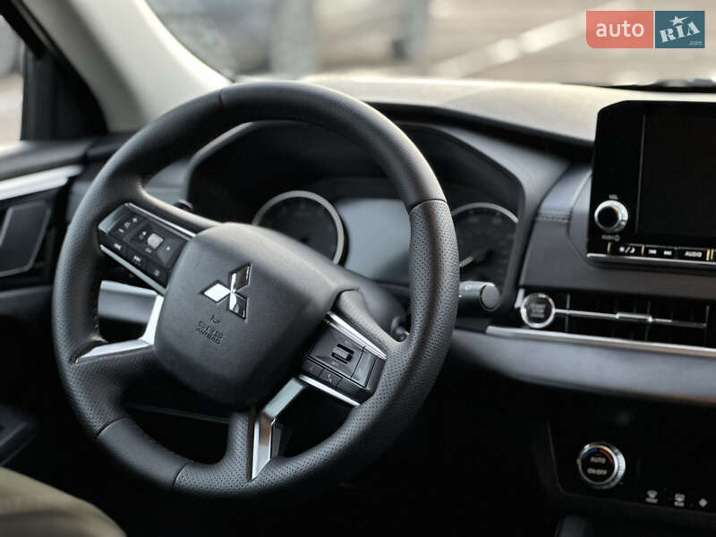 Внедорожник / Кроссовер Mitsubishi Outlander 2022 в Житомире