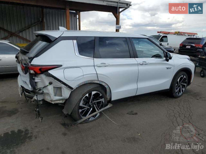 Позашляховик / Кросовер Mitsubishi Outlander 2023 в Львові