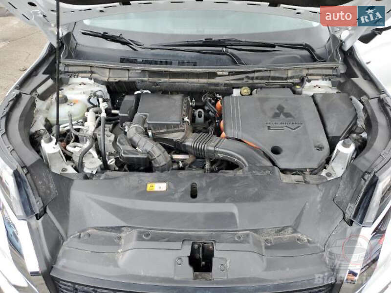 Позашляховик / Кросовер Mitsubishi Outlander 2023 в Львові