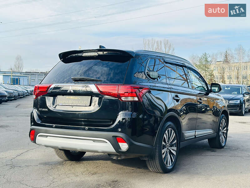 Внедорожник / Кроссовер Mitsubishi Outlander 2023 в Харькове