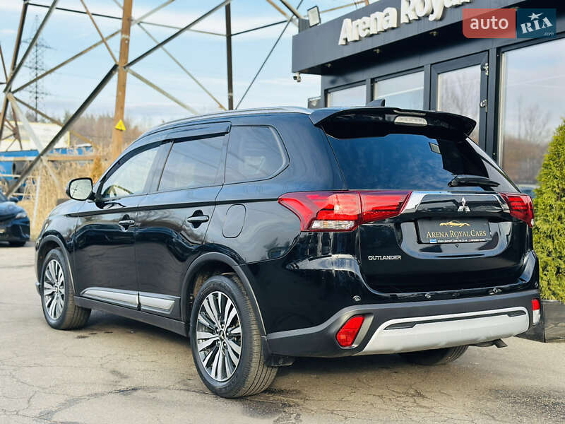 Внедорожник / Кроссовер Mitsubishi Outlander 2023 в Харькове