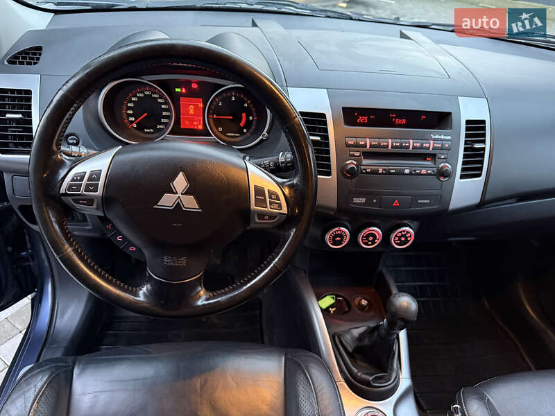 Позашляховик / Кросовер Mitsubishi Outlander 2007 в Кременці