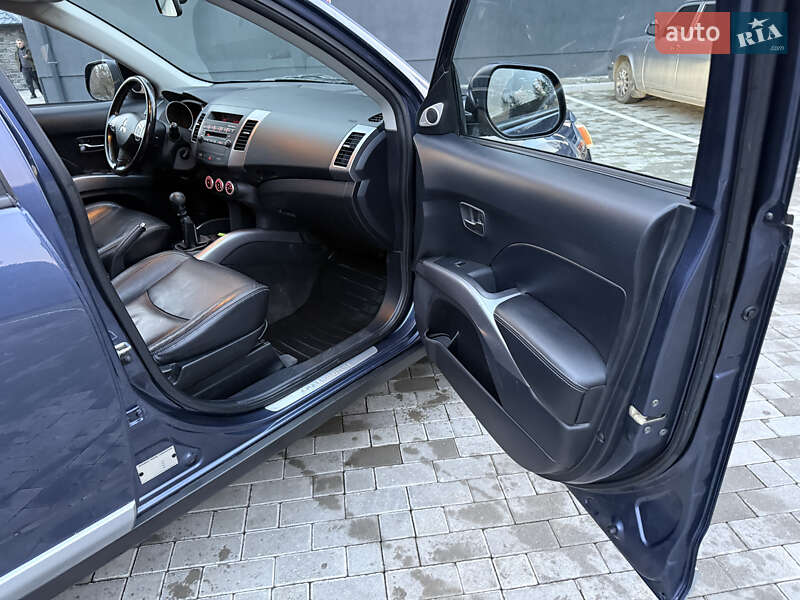 Позашляховик / Кросовер Mitsubishi Outlander 2007 в Кременці