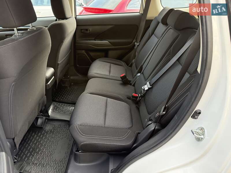 Позашляховик / Кросовер Mitsubishi Outlander 2019 в Одесі фото 14 Позашляховик / Кросовер Mitsubishi Outlander 2019 в Одесі