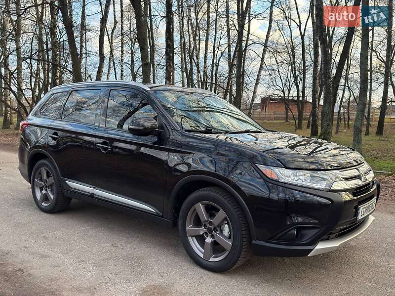Внедорожник / Кроссовер Mitsubishi Outlander 2016 в Ахтырке фото 4 Внедорожник / Кроссовер Mitsubishi Outlander 2016 в Ахтырке