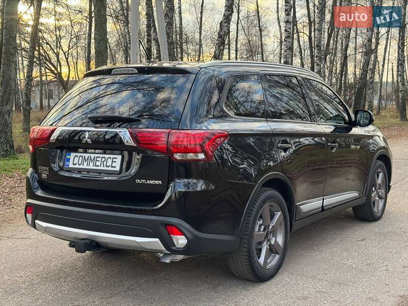 Внедорожник / Кроссовер Mitsubishi Outlander 2016 в Ахтырке фото 16 Внедорожник / Кроссовер Mitsubishi Outlander 2016 в Ахтырке