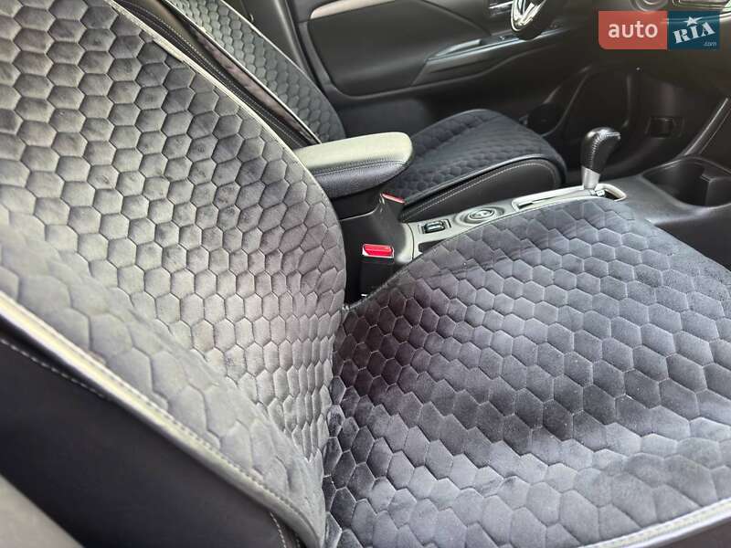 Внедорожник / Кроссовер Mitsubishi Outlander 2016 в Ахтырке фото 38 Внедорожник / Кроссовер Mitsubishi Outlander 2016 в Ахтырке