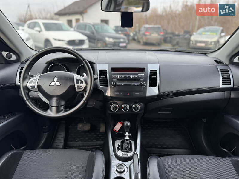 Позашляховик / Кросовер Mitsubishi Outlander 2011 в Дубні