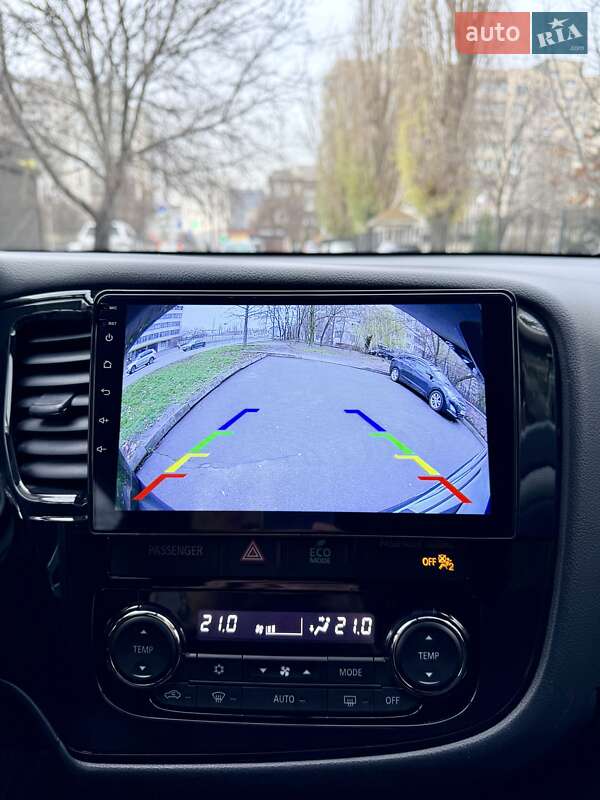 Внедорожник / Кроссовер Mitsubishi Outlander 2016 в Киеве