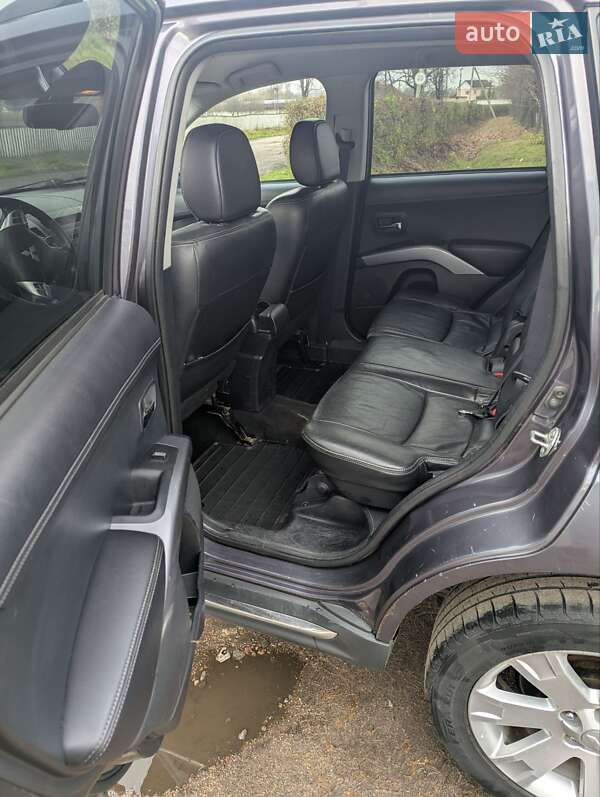 Позашляховик / Кросовер Mitsubishi Outlander 2011 в Житомирі