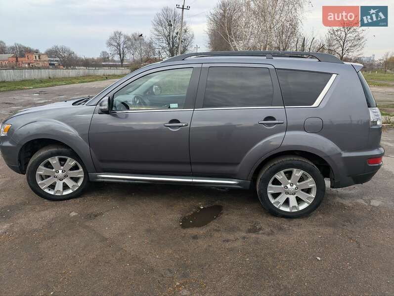 Позашляховик / Кросовер Mitsubishi Outlander 2011 в Житомирі