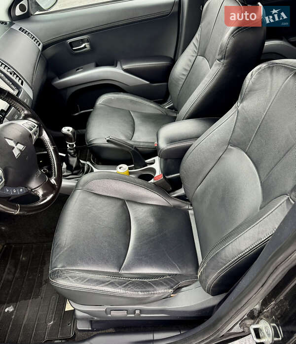 Позашляховик / Кросовер Mitsubishi Outlander 2012 в Полтаві